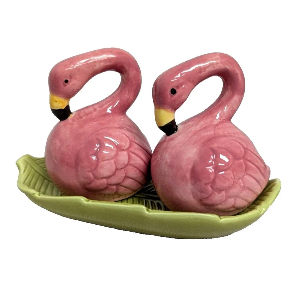 Tropical Pink Flamingos Salt & Pepper Shakers Green Leaf Tray Ceramic Kitchen